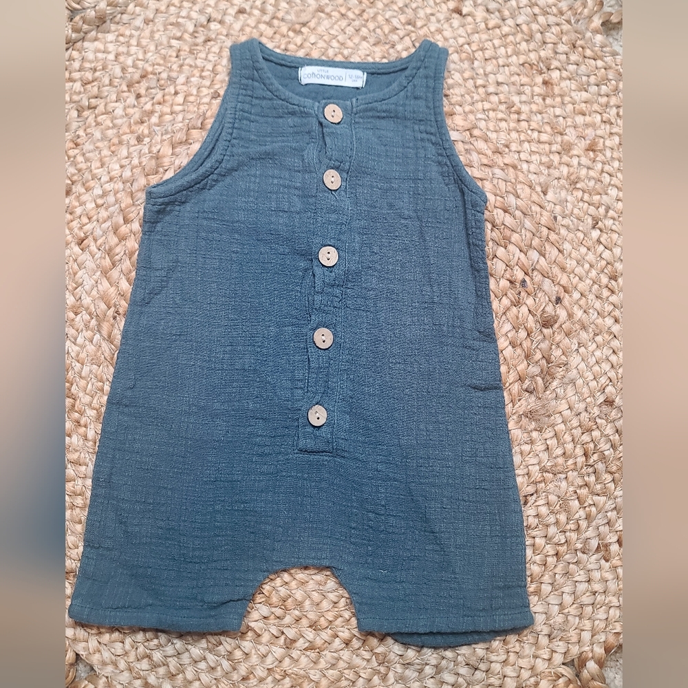 Little Cottonwood 12-18M boys Romper